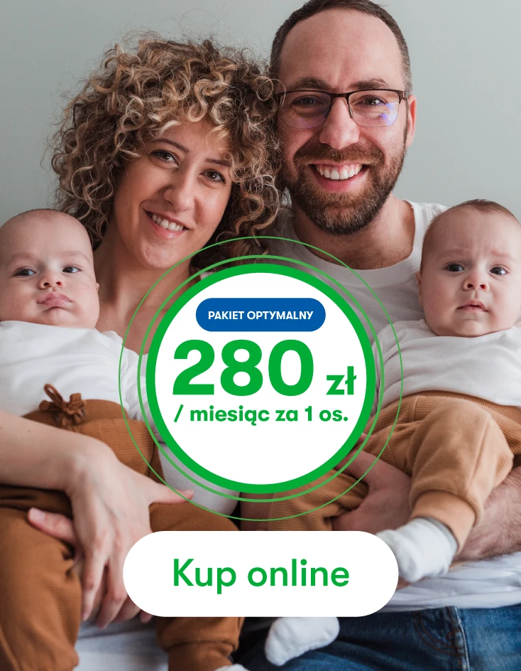 para rodziców z małymi bliźniakami na rękach