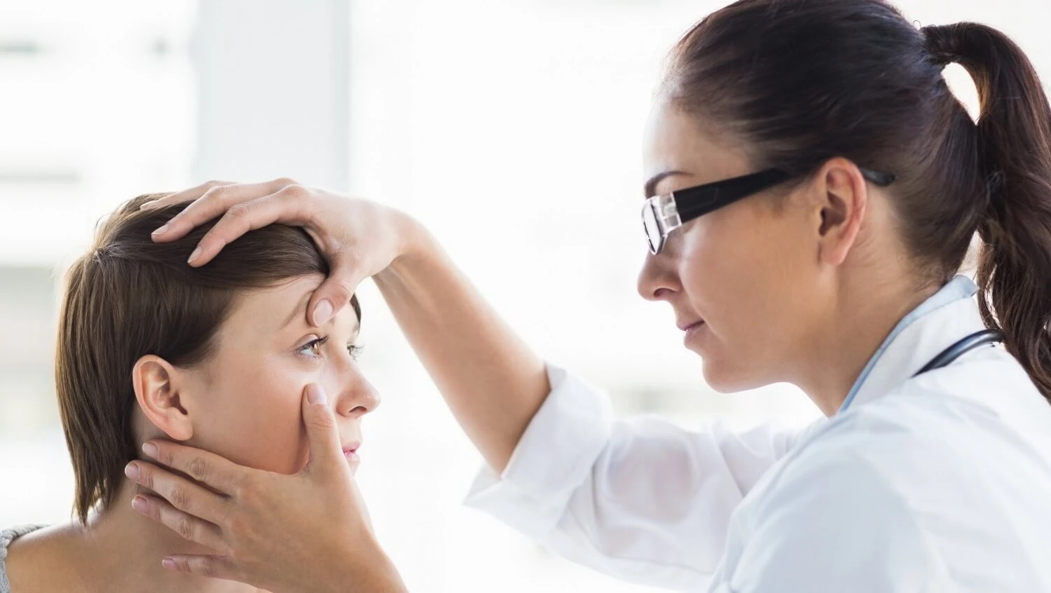 Pęknięte naczynko w oku.jpg