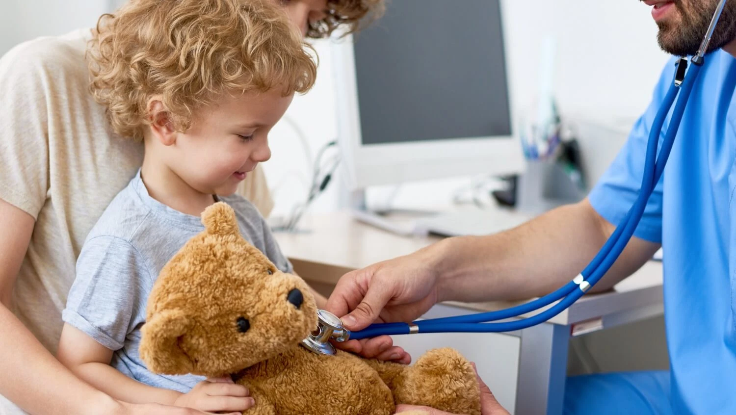 Przyklejony napletek u dziecka.jpg