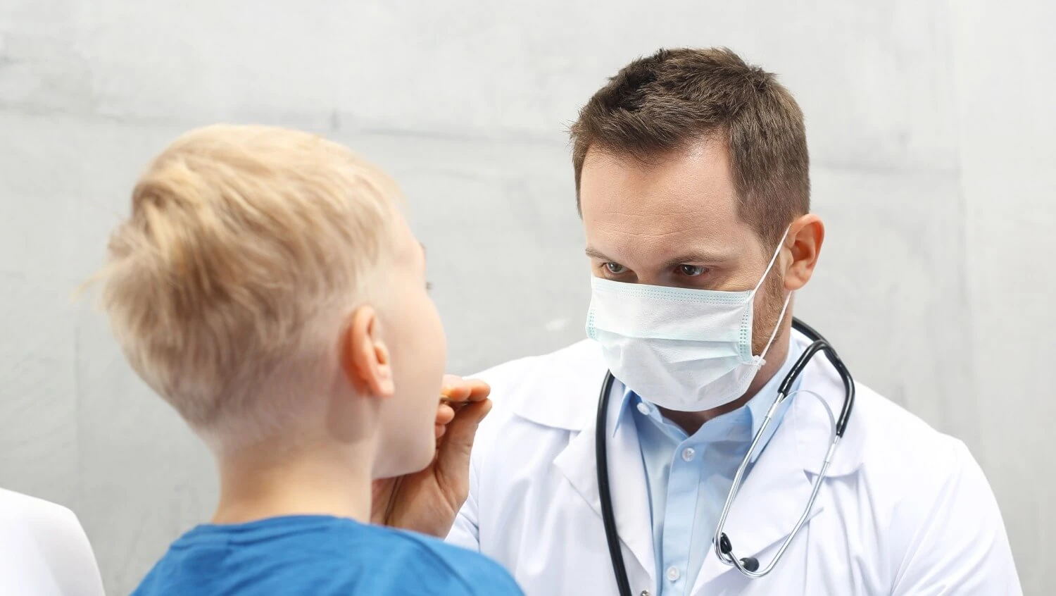 Skrócone wędzidełko podjęzykowe.jpg