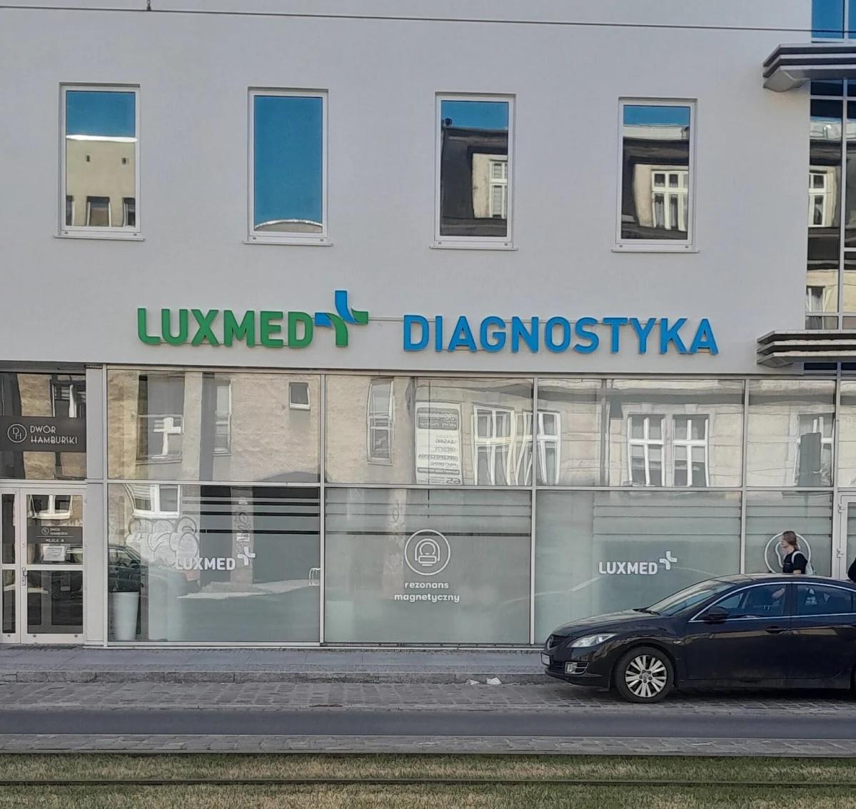 LUX MED Diagnostyka ul. Wierzbięcice 1, Poznań - budynek z zewnątrz